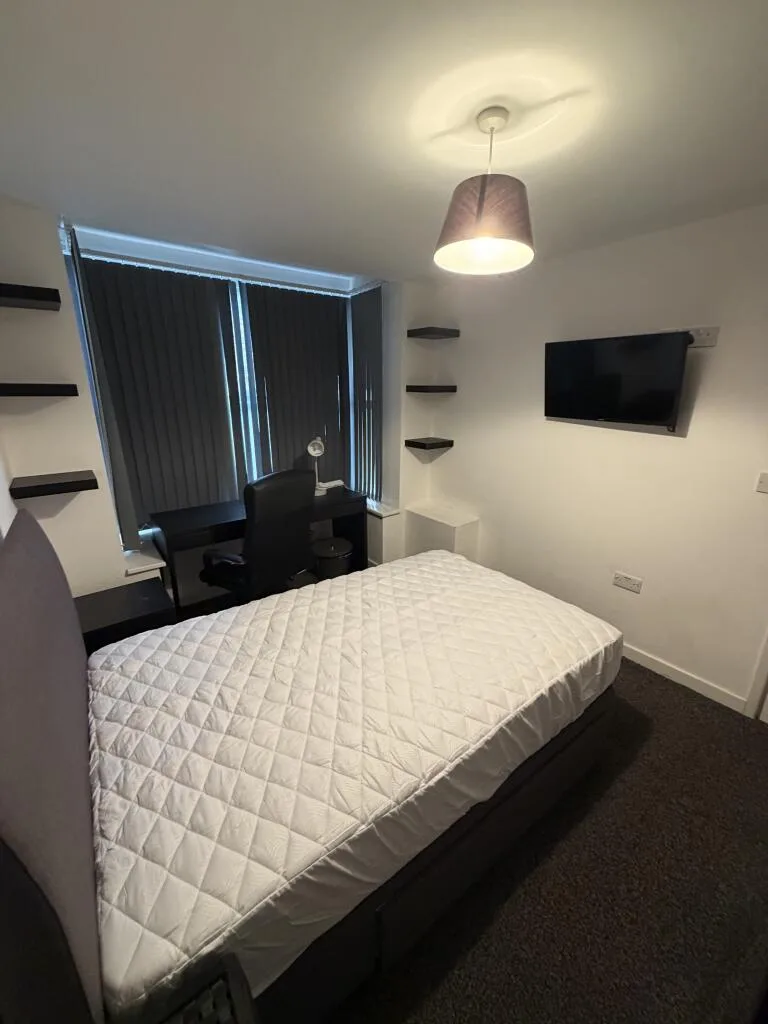 6 bedroom house for rent