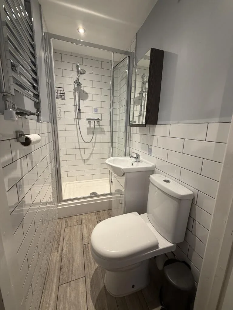 6 bedroom house for rent
