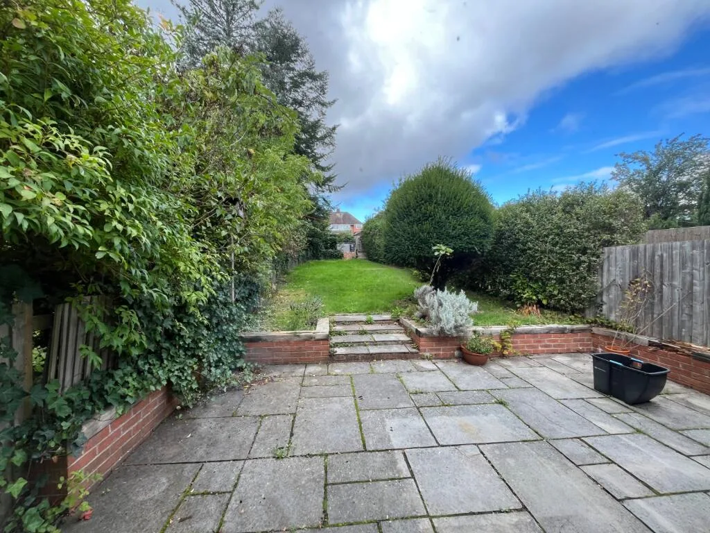 3 bedroom semi-detached house for rent