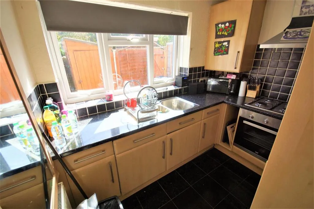 2 bedroom maisonette for rent