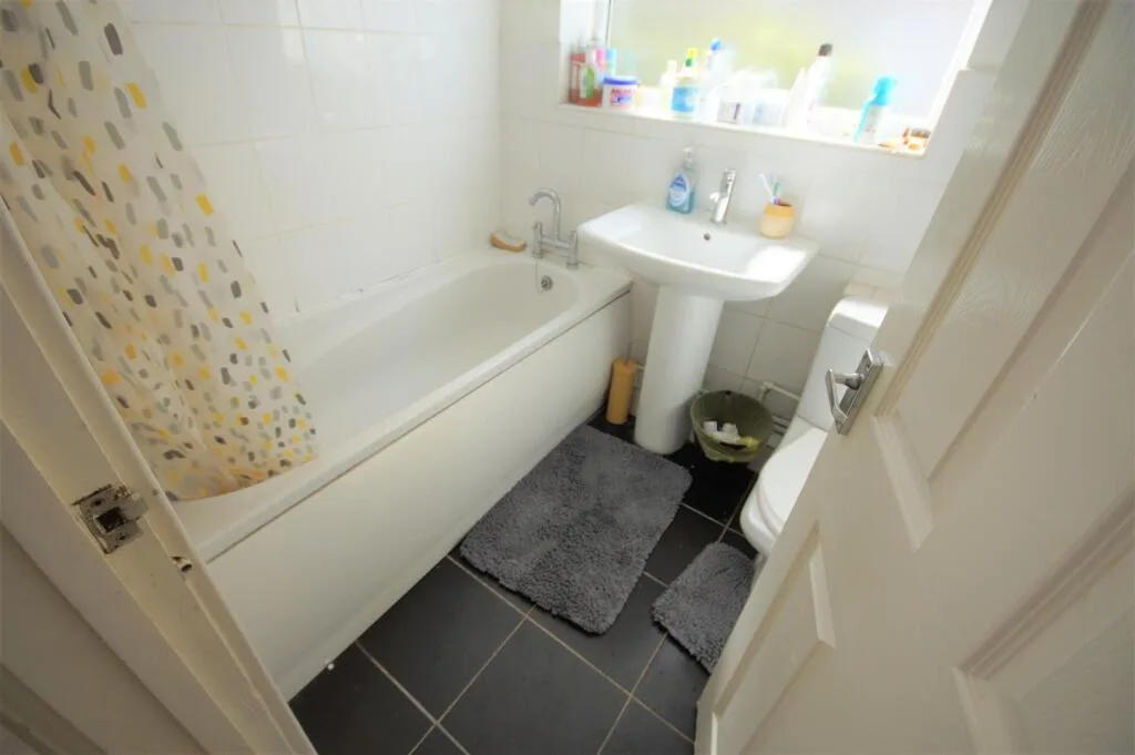 2 bedroom maisonette for rent
