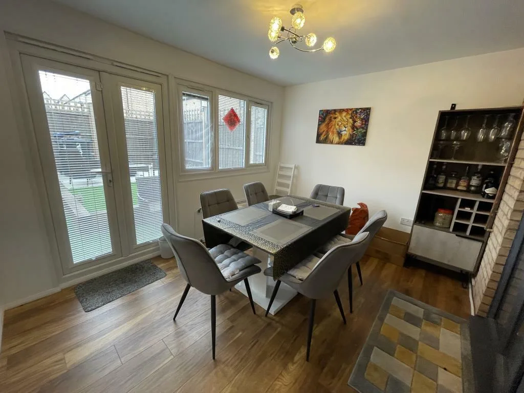 4 bedroom town house for rent