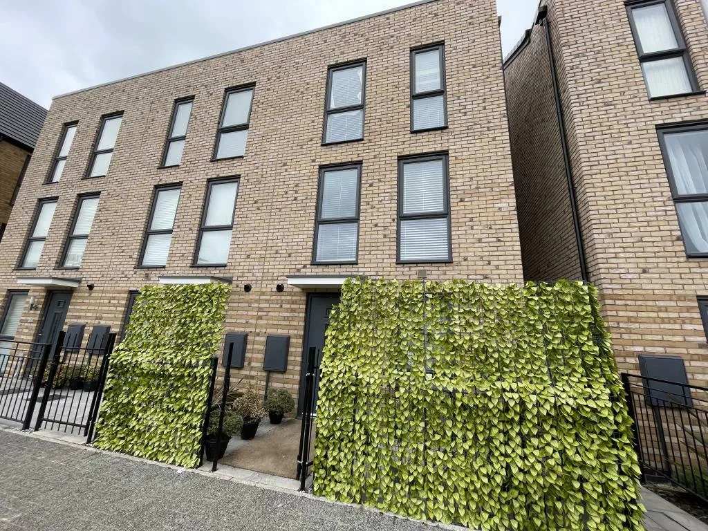 4 bedroom town house for rent
