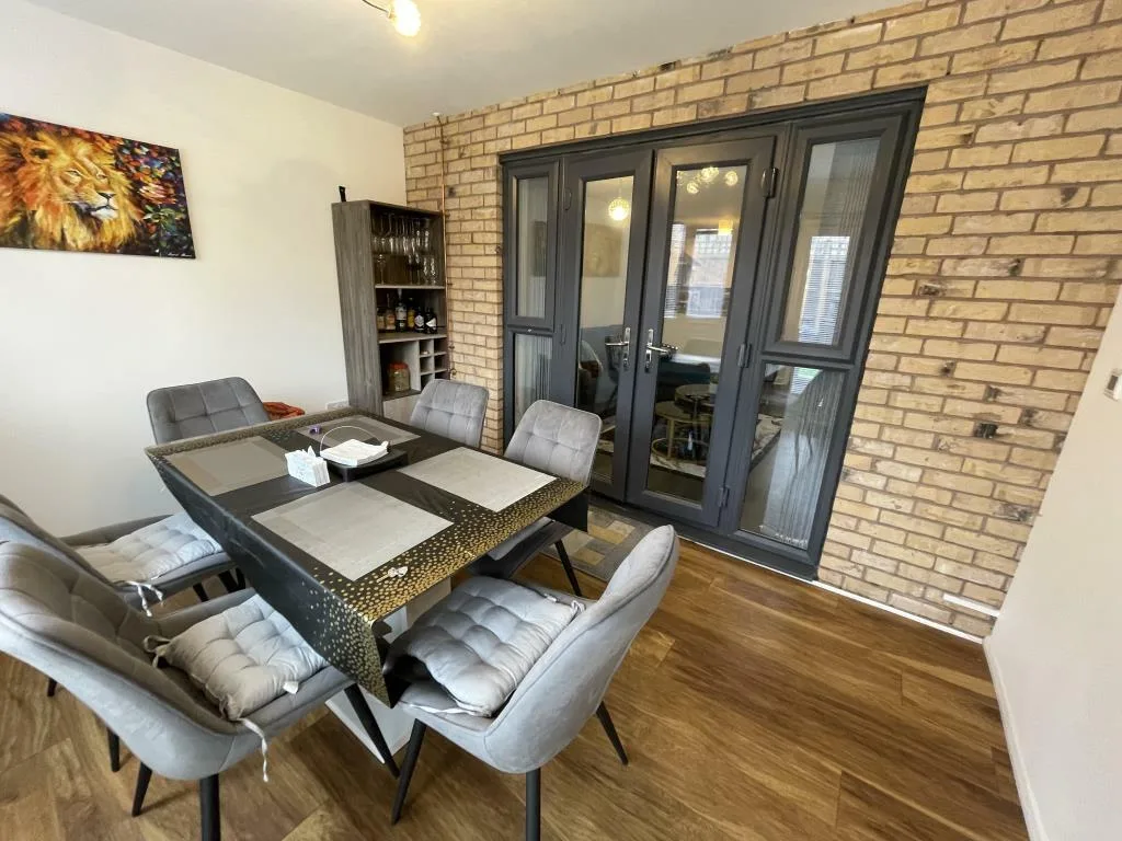 4 bedroom town house for rent