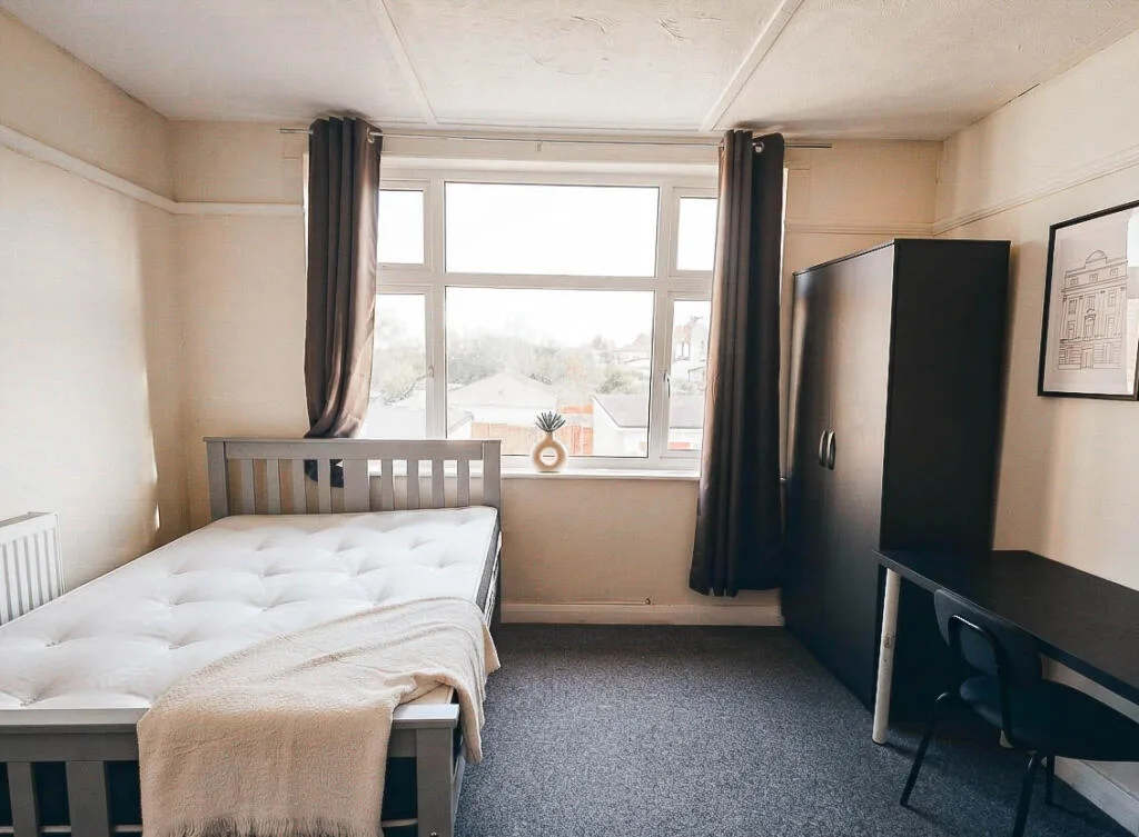 5 bedroom semi-detached house for rent