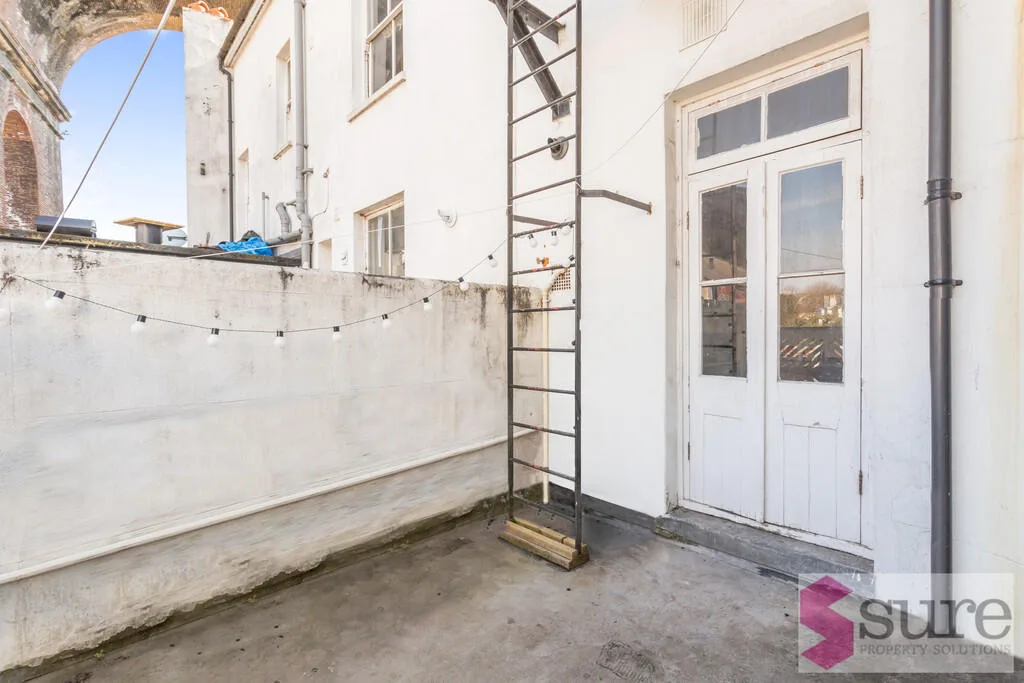 1 bedroom maisonette for rent