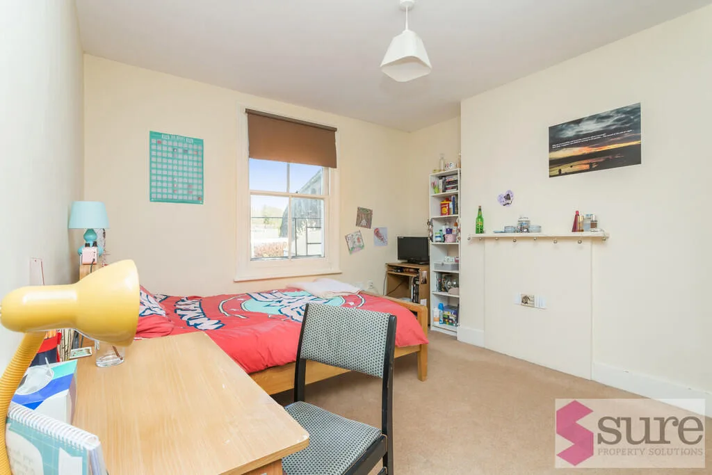 1 bedroom maisonette for rent