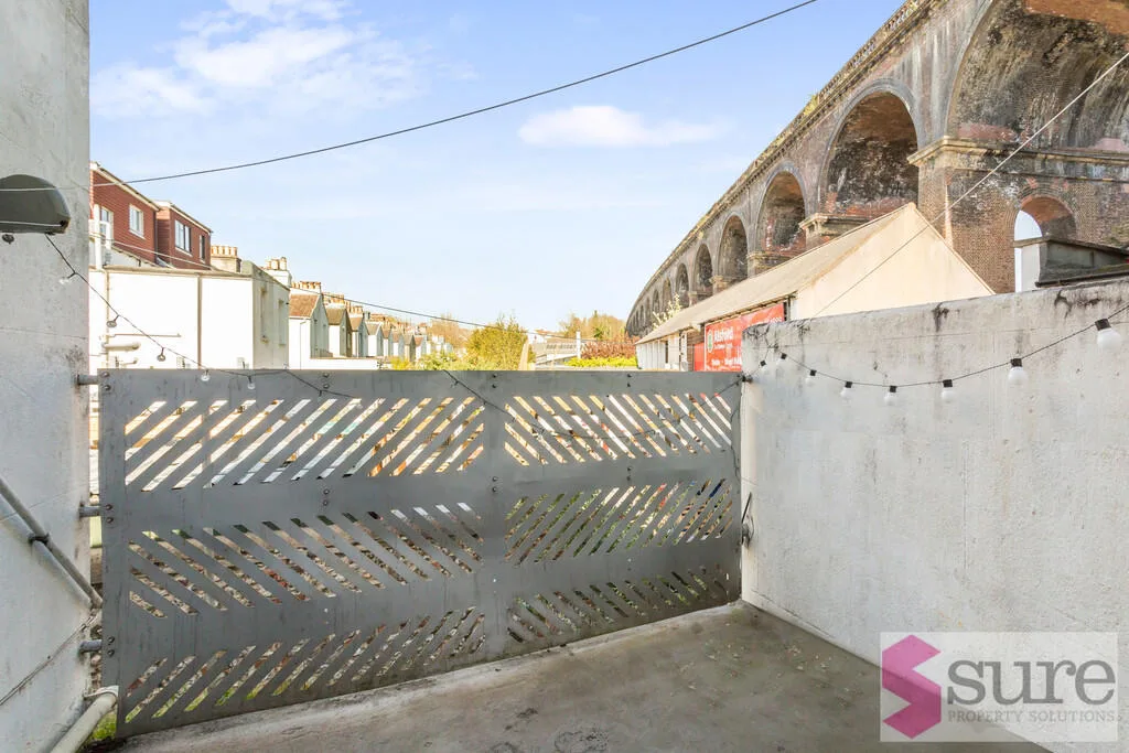 1 bedroom maisonette for rent