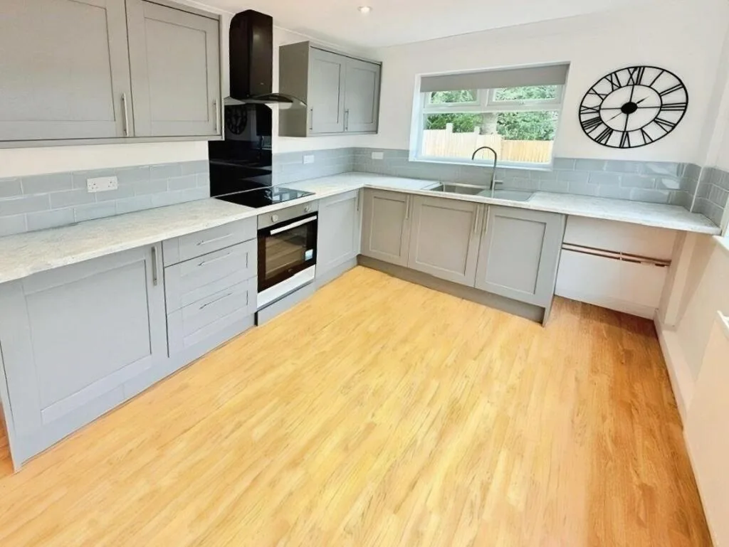 2 bedroom end of terrace house for rent