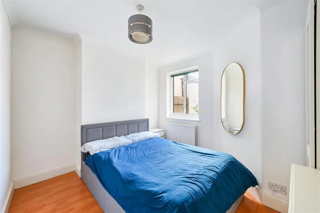 2 bedroom maisonette for rent