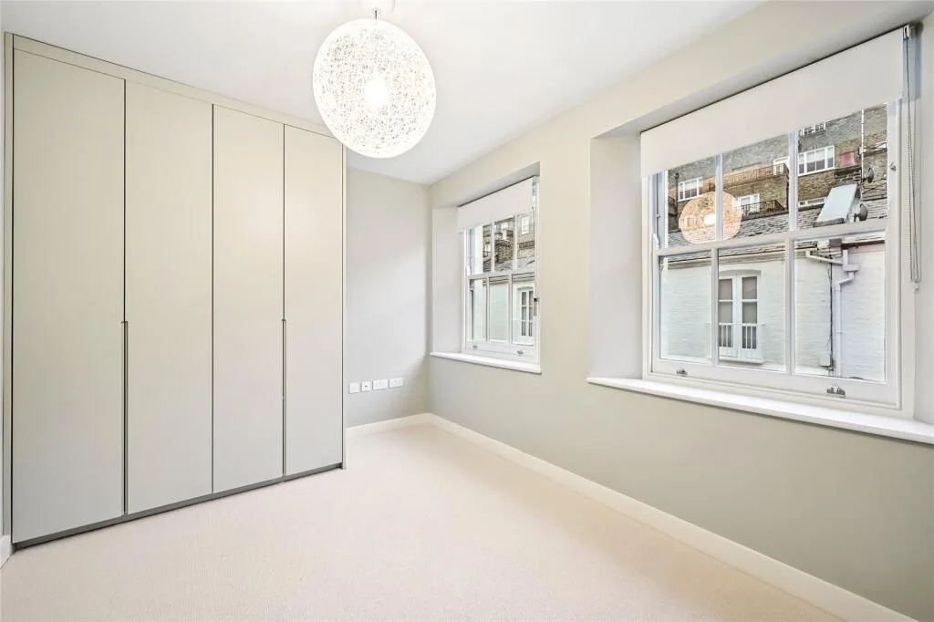 3 bedroom mews property for rent