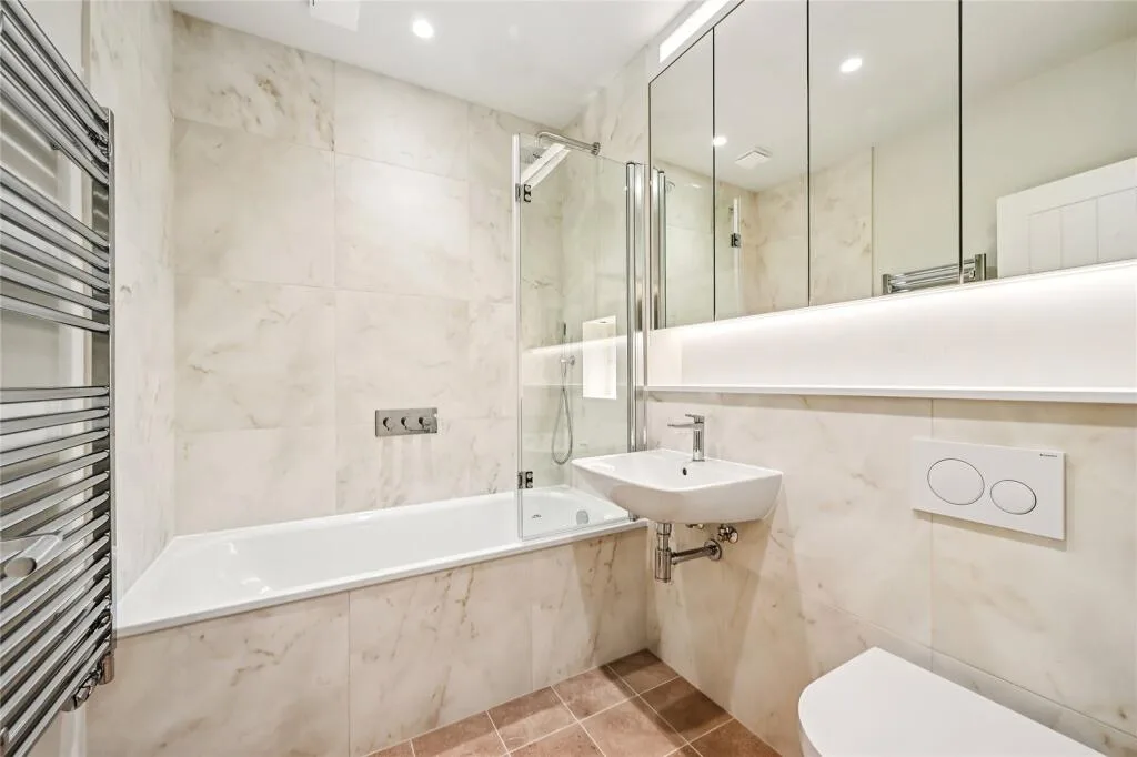3 bedroom mews property for rent