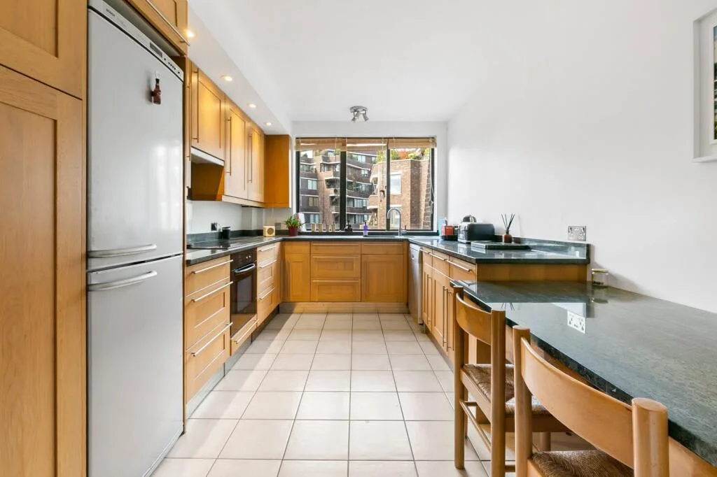 3 bedroom flat for rent