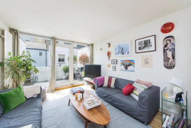 3 bedroom mews property for rent