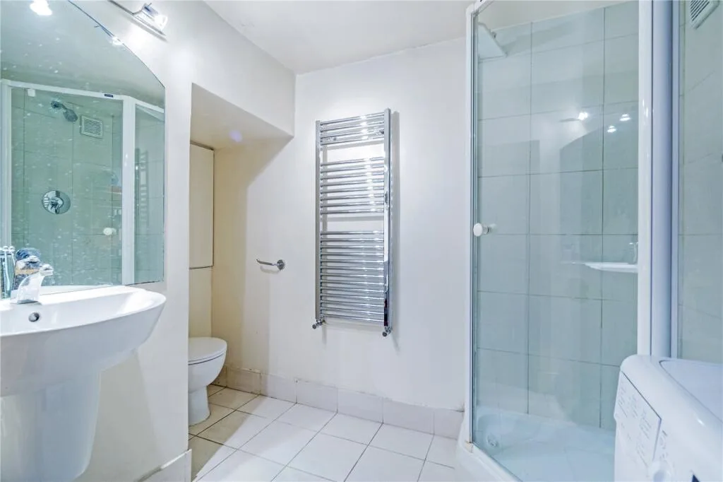 3 bedroom mews property for rent