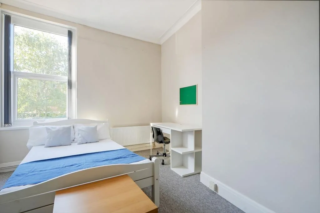 4 bedroom flat for rent