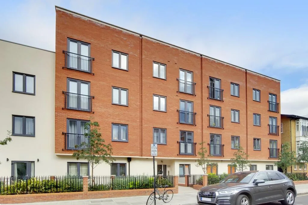 3 bedroom flat for rent