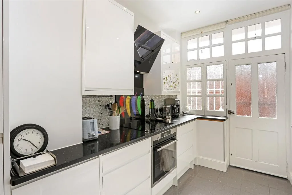 3 bedroom flat for rent