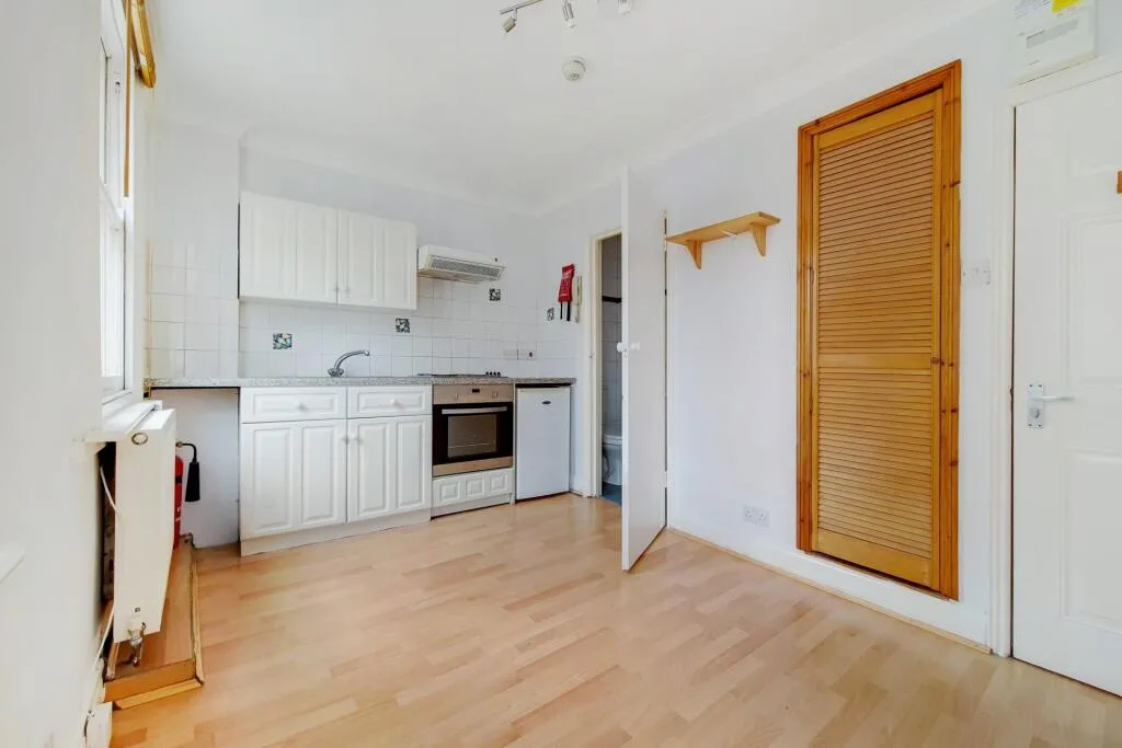 Studio flat for rent