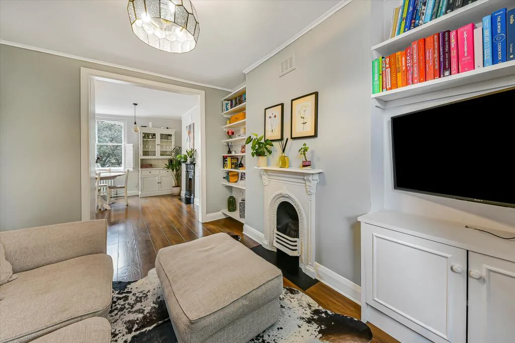 2 bedroom maisonette for rent