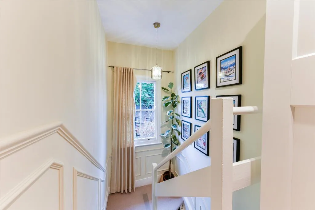 2 bedroom maisonette for rent