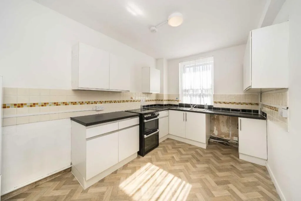 3 bedroom flat for rent