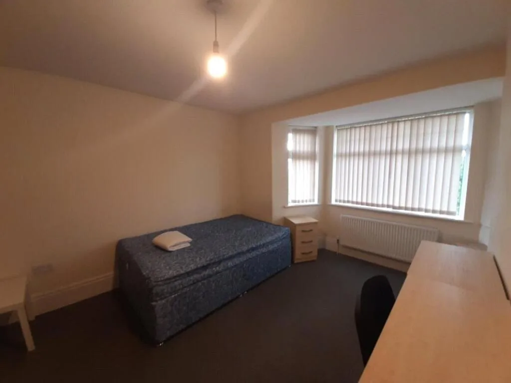 4 bedroom maisonette for rent