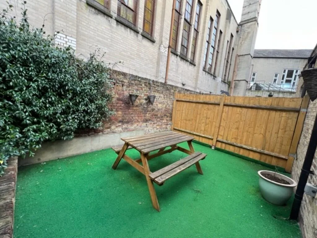 1 bedroom ground floor flat for rent