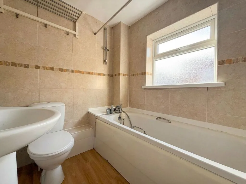 3 bedroom flat for rent