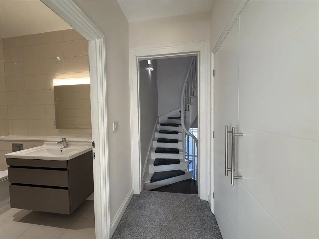 2 bedroom duplex for rent