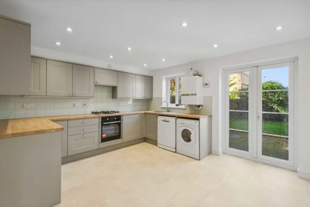 4 bedroom house for rent