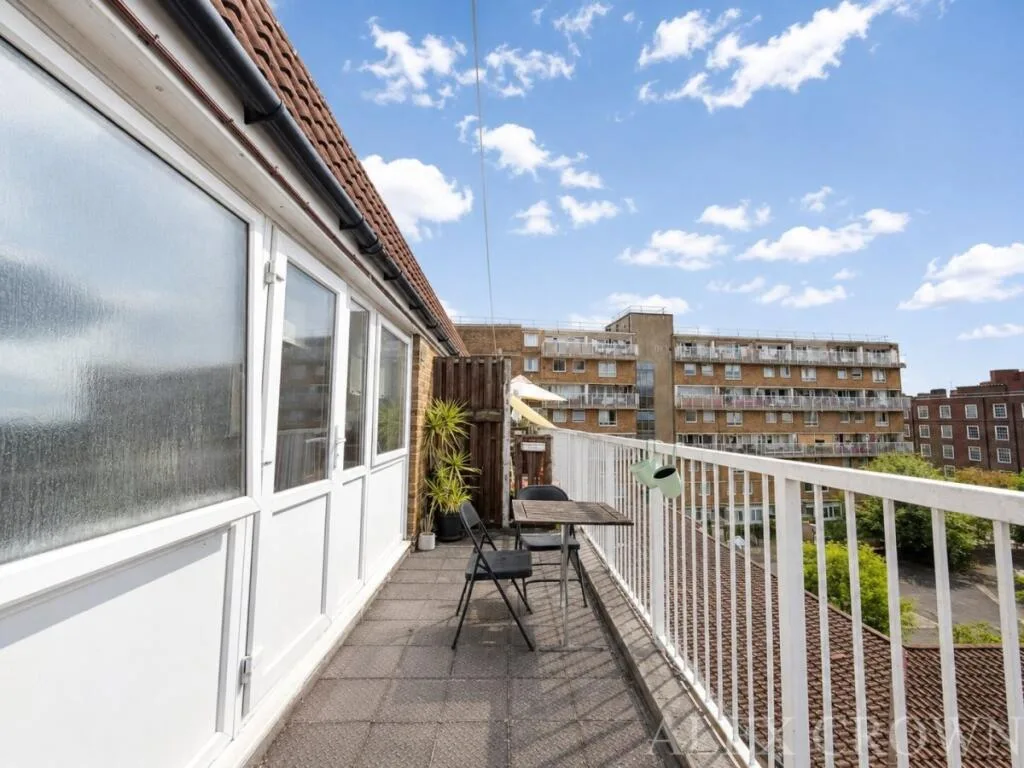3 bedroom flat for rent