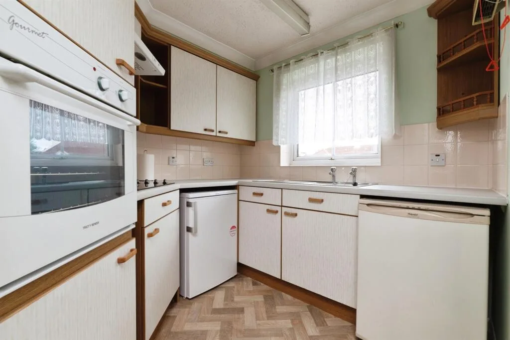 1 bedroom retirement property for rent