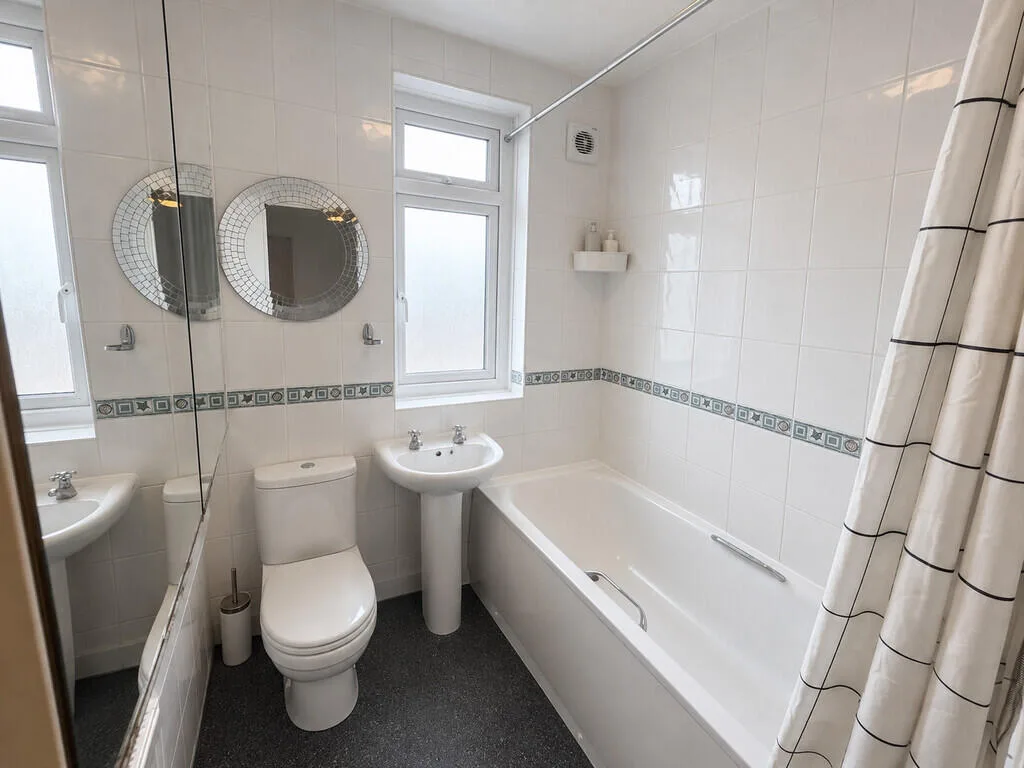 4 bedroom terraced house for rent