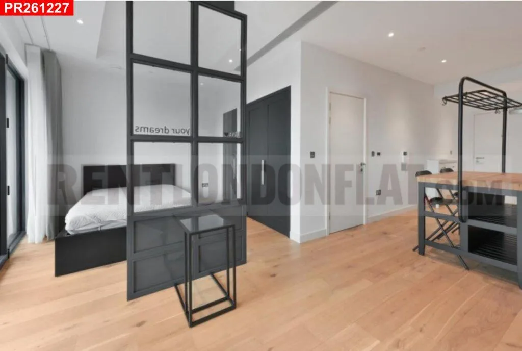 Studio flat for rent