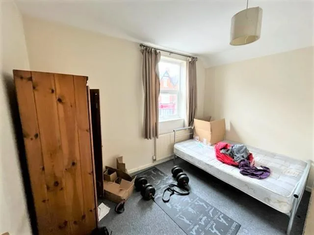 4 bedroom flat for rent