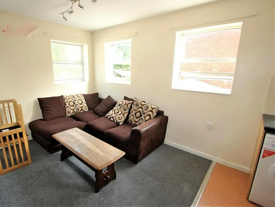 4 bedroom flat for rent