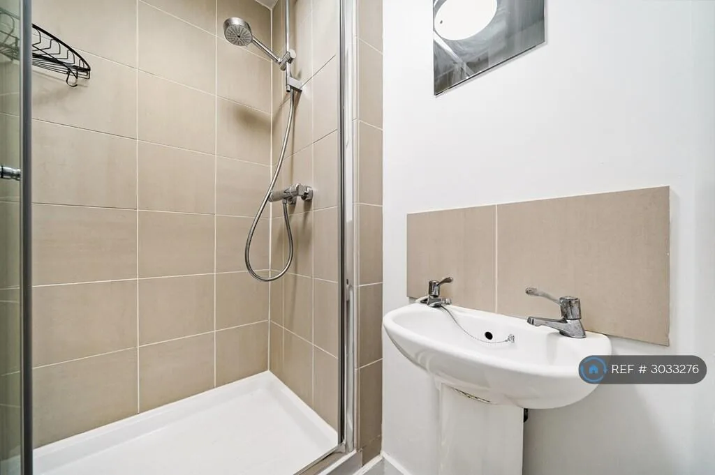 5 bedroom maisonette for rent