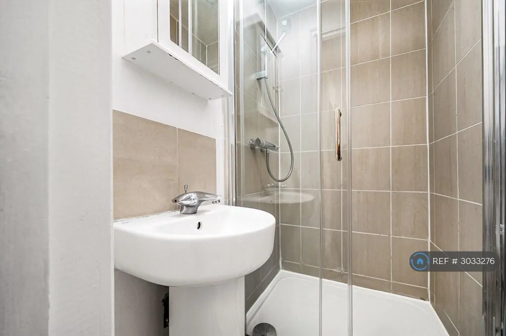 5 bedroom maisonette for rent