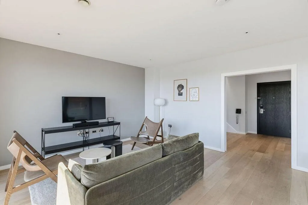 3 bedroom flat for rent
