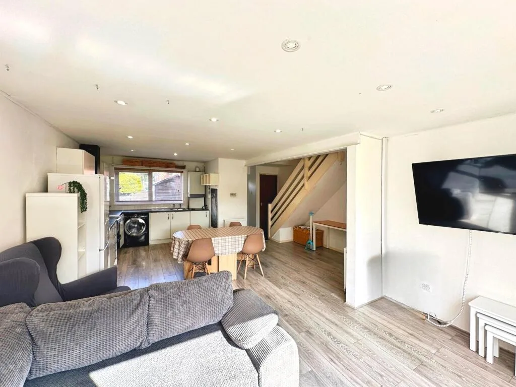 2 bedroom terraced house for rent