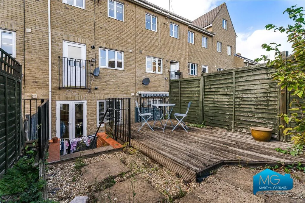 4 bedroom terraced house for rent