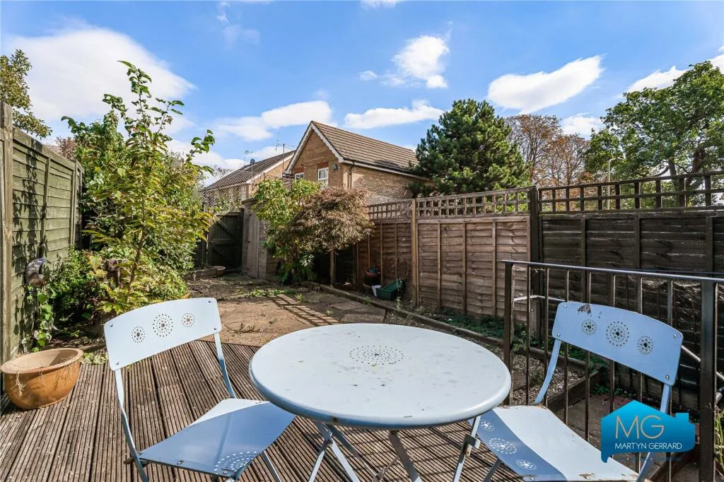 4 bedroom terraced house for rent