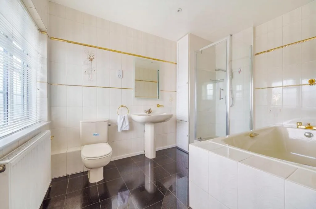 4 bedroom detached house for rent