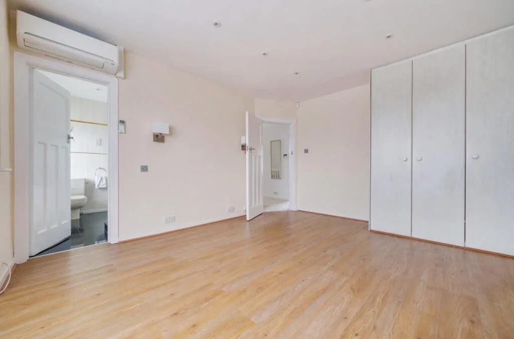 4 bedroom detached house for rent