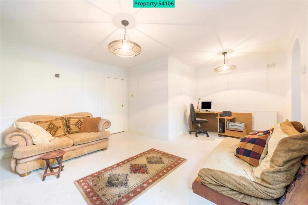 2 bedroom ground floor flat for rent