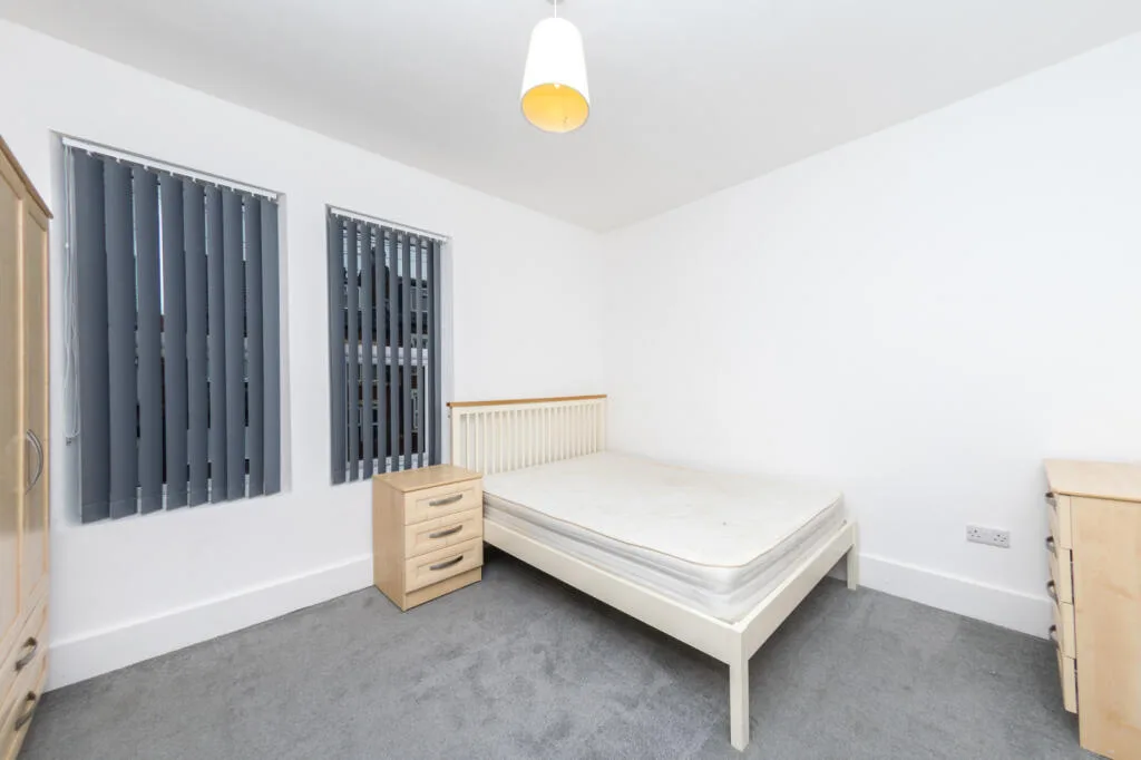 5 bedroom terraced house for rent