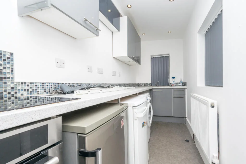5 bedroom terraced house for rent
