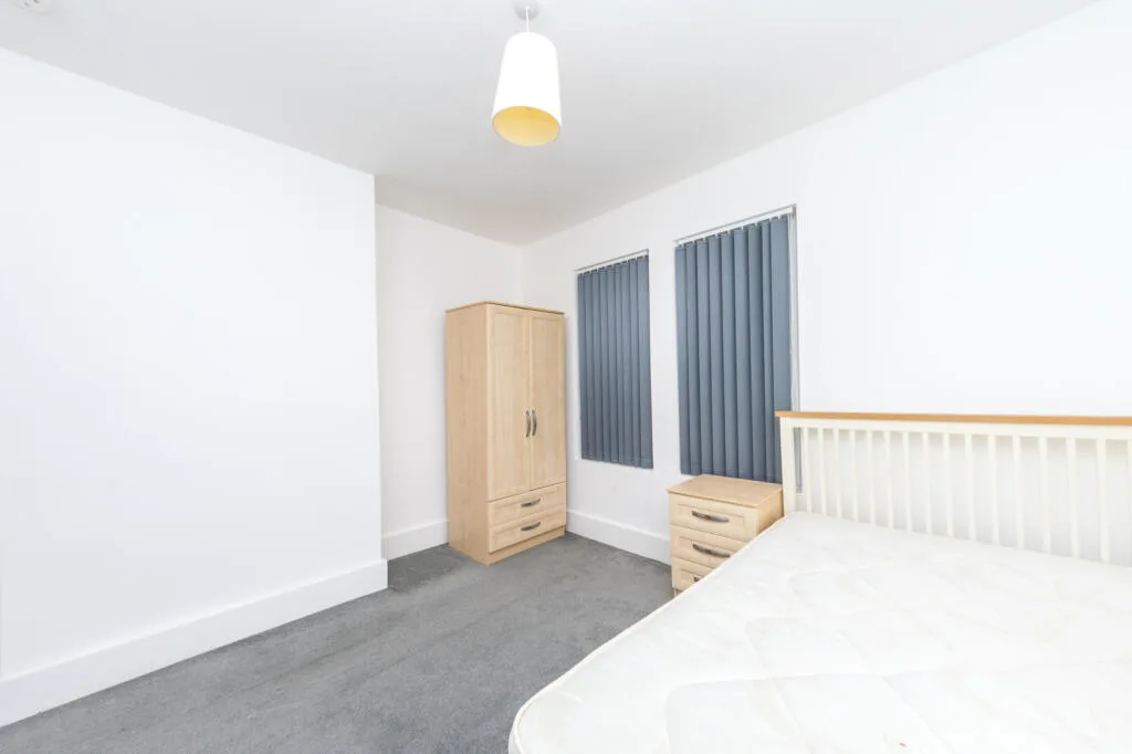 5 bedroom terraced house for rent