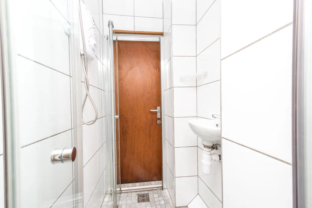 5 bedroom terraced house for rent